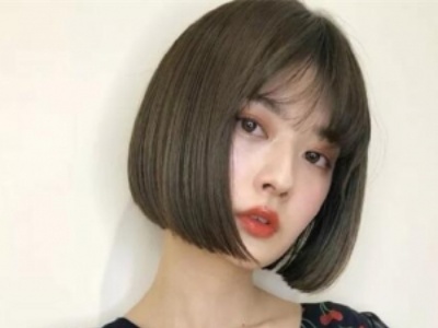 短发弄什么发型好看 短直发彰显利落简约美