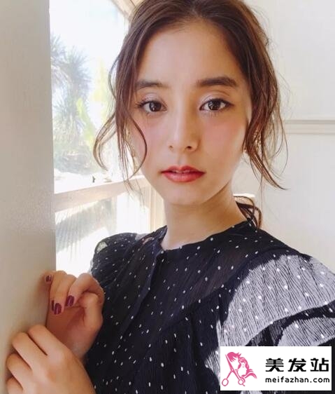 头发少女生刘海发型