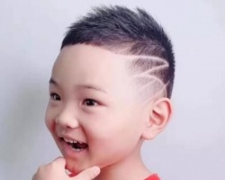 男童发量少剪什么发型 这些发型简约利落打造小潮男