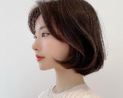 女生剪什么短发显脸小 齐脸短发发型美翻天