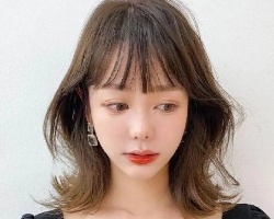 清新感气质锁骨发 职场女生首选发型