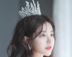 女生中长发s卷发型 浪漫梦幻不失优雅