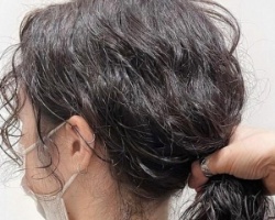 女生自然卷适合什么发型？耳下波浪、复古卷最适合自然卷，这款免吹整、手残必烫