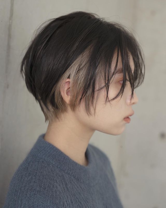 小男孩极短发x 层次剪日本女孩非常追求头发整体的轻盈感,因此在剪