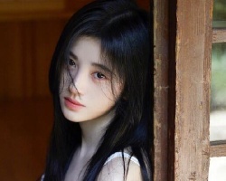 鞠婧祎最新写真 瀑布直发仙气十足