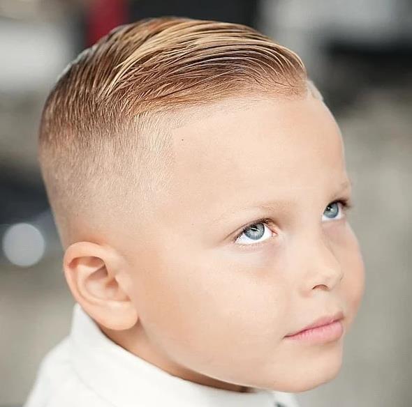 小男孩清爽短发发型 剪个帅气发型从小就是男神
