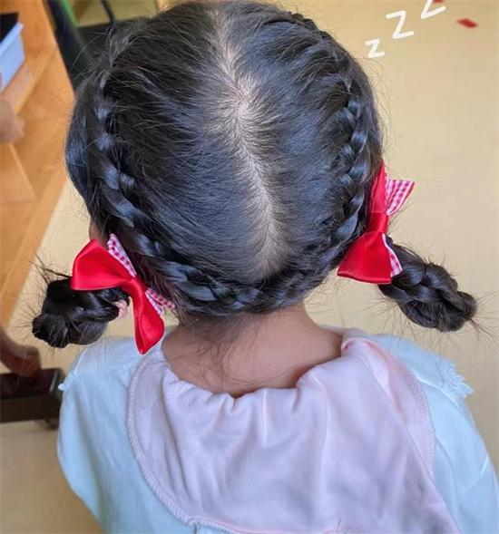 幼儿园女孩扎头发发型图片