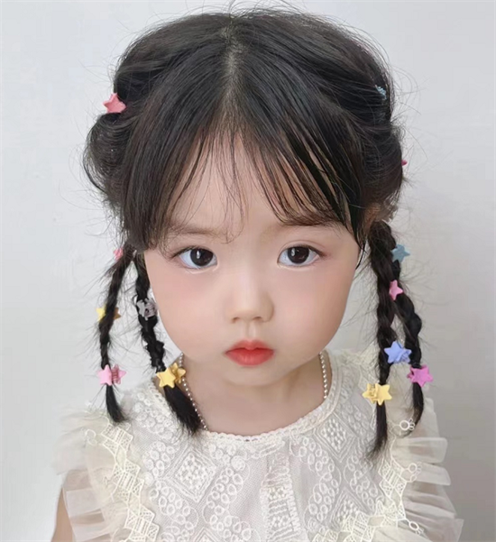 可爱的发型小女孩图片