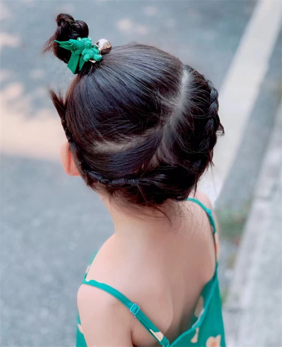 3岁女宝宝发型绑扎图片