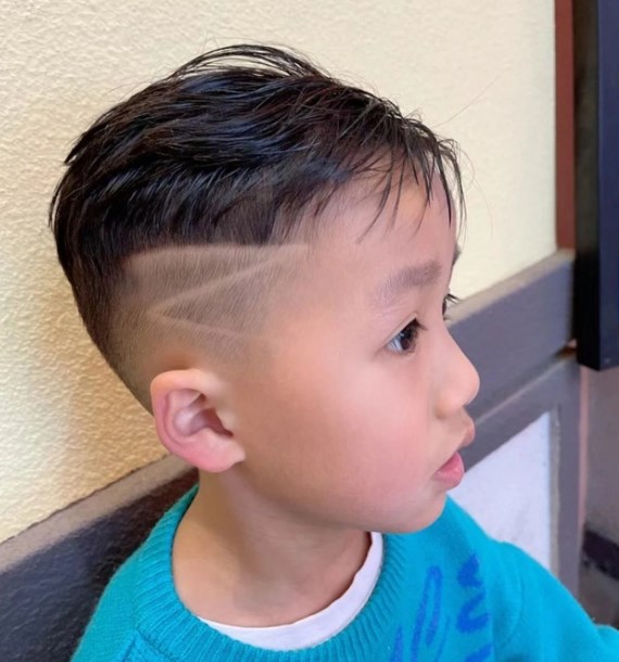小男孩发型短头发学生图片