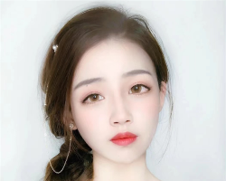 文艺侧扎丸子头图解 约会上班百搭发型
