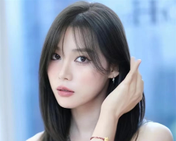 职场女生锁骨发 温柔干练好打理