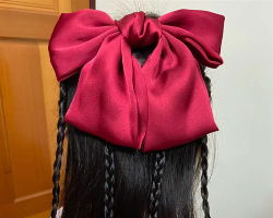 幼儿园小女孩扎发 纯真可爱巨百变