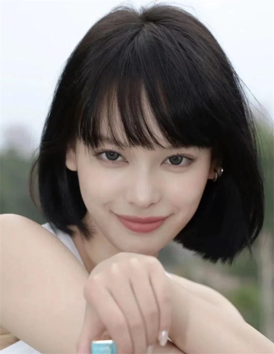 夏季不要错过的刘海 高颜值齐刘海美翻了