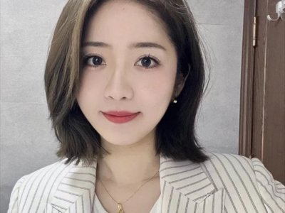 职场女生中短发 利落干练气质翻倍