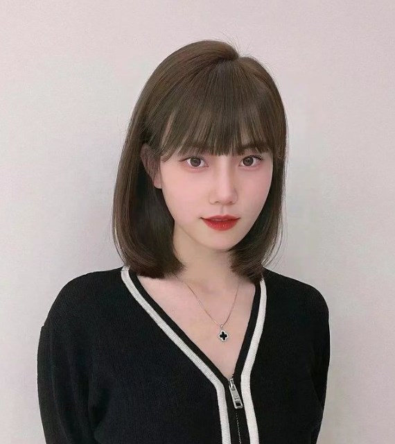 女生直发锁骨发效果图 清新甜美不挑脸型