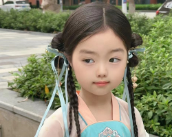 小女孩夏季流行编发 打造出软萌可爱气质