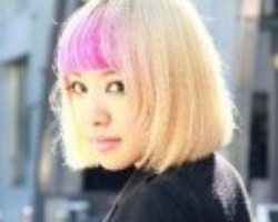 女生撞色染发 挑战极限的个性染发发型