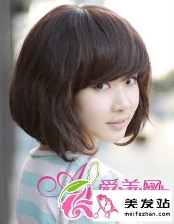  冬季美丽俏佳人 韩式短卷发诱惑你心 