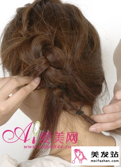  花苞头怎么扎 围观达人编发花苞头 