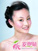 同一新娘演绎五款漂亮的新娘发型