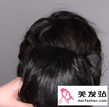  新娘盘发发型DIY5.jpg 
