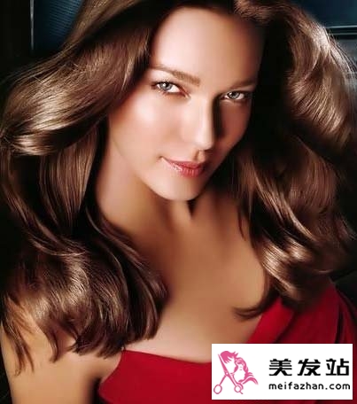 4招打理蓬松卷发 动感有型