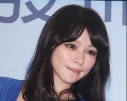 心机发型大减龄 徐若瑄八字梨花头