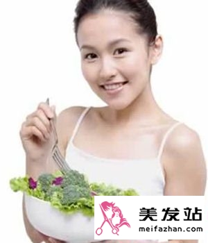 保证绿色蔬菜&黄色水果的摄入 