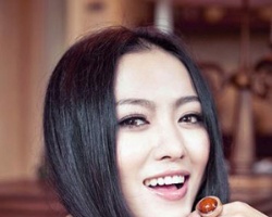 女生约会梳什么发型好看 直发最纯美最有异性缘