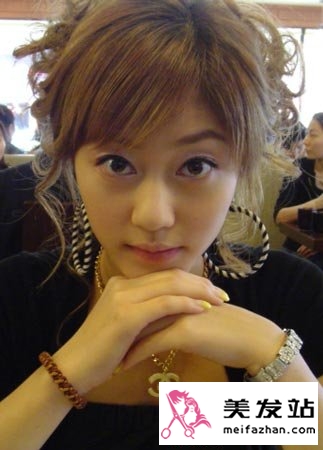  李智贤超养眼美发秀 