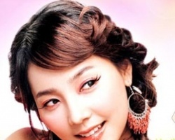 阳光美女柳真15款俏发型