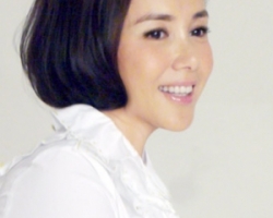 蒋雯丽金婚后曝光短发新造型