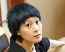 刘若英短发发型清凉更显嫩
