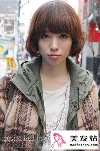  日本VS欧美街拍行人MM发型妆容 
