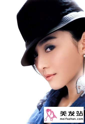  范冰冰完美演绎发型与帽子搭配榜样 