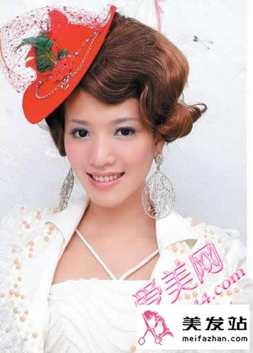  大胆发型打造五月新娘 
