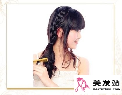 3步打造甜美侧编发教程