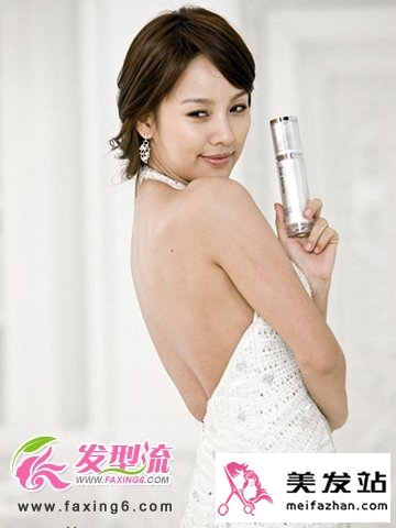 韩国歌手李孝利魔女发型  性感魅力
