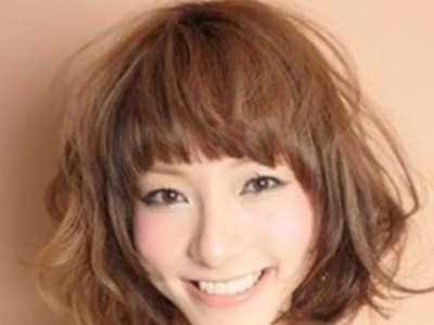 女生短bobo烫发  打造专属波波头