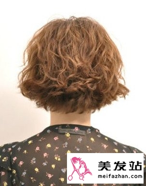 5款让变小脸短发发型