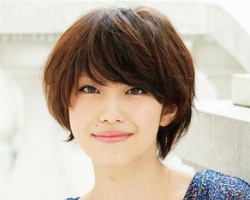 长脸女生时尚短发发型