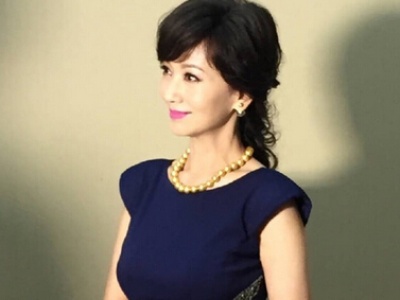 中老年妇女烫发发型 高贵气质女人味
