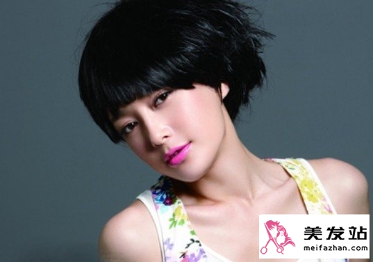 女生帅气短发锅盖头发型图片[4P]