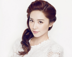 最新潮流女生扎发盘发 女生约会时尚发型图片