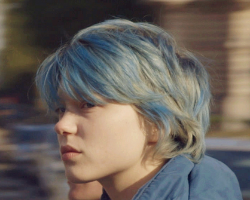 蓝色是一种暖色调 女生蓝色头发效果图合集