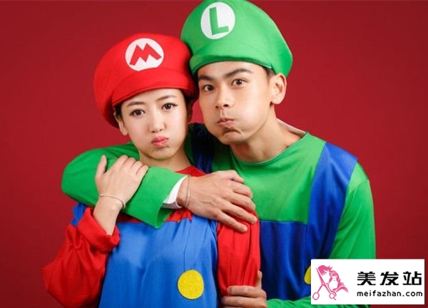 陈紫函婚纱照大盘点 光新娘发型就有好几种花样！ 陈紫函戴向宇婚礼