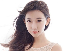 圆脸适合的卷发 今年流行微风卷