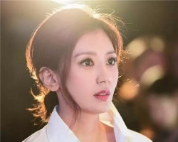 清新显瘦不挑人 性感锁骨发