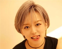 蓬松束感短发 包子短发成新宠